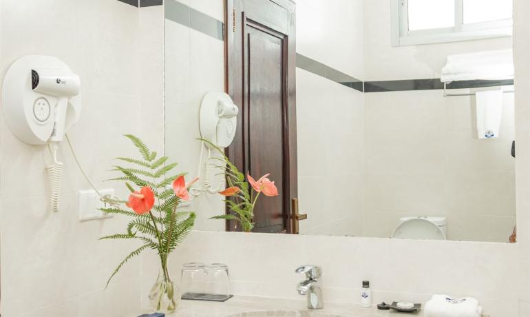 Deluxe Double Room Lake View