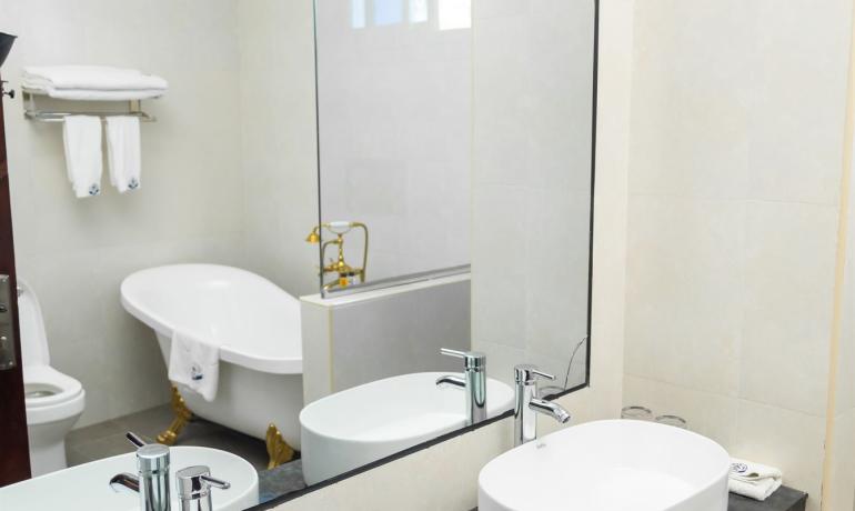 Deluxe Double Room Lake View